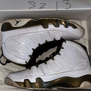 Jordan Sneakers White with Gold Accents